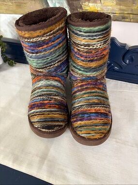 Lamo Juarez Women's Boho Plush Slip-On Boots SIZE 7